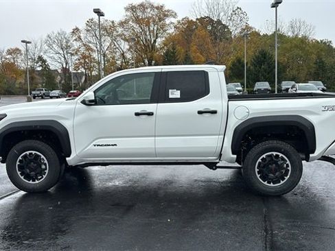 New 2025 Toyota Tacoma TRD Off-Road image 4