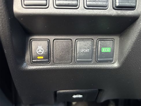 Used 2018 Nissan Rogue SL image 31