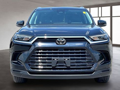 Used 2024 Toyota Grand Highlander FWD image 2