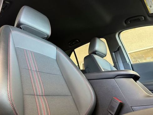 Used 2023 Chevrolet Equinox RS FWD image 20