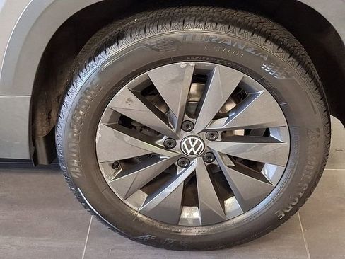 Used 2022 Volkswagen Taos S image 9
