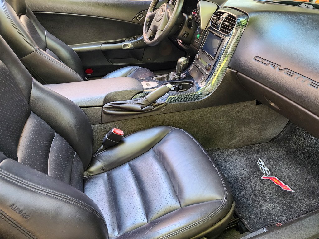 Used 2005 Chevrolet Corvette Convertible w/ Preferred Equipment Group RWD image 23