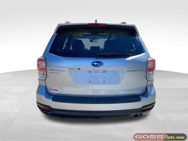 Used 2018 Subaru Forester 2.5i Premium w/ All-Weather Package AWD/4WD image 4