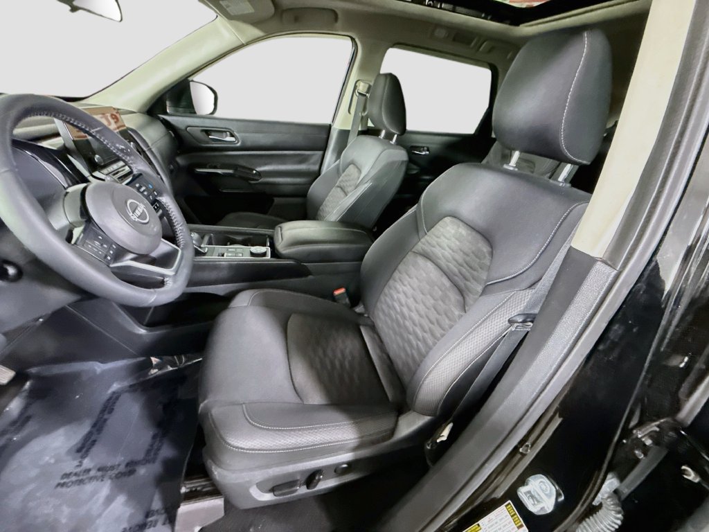 Used 2022 Nissan Pathfinder SV w/ SV Premium Package AWD/4WD image 25