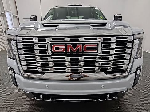 New 2026 GMC Sierra 2500 Denali w/ Denali Reserve Package image 3