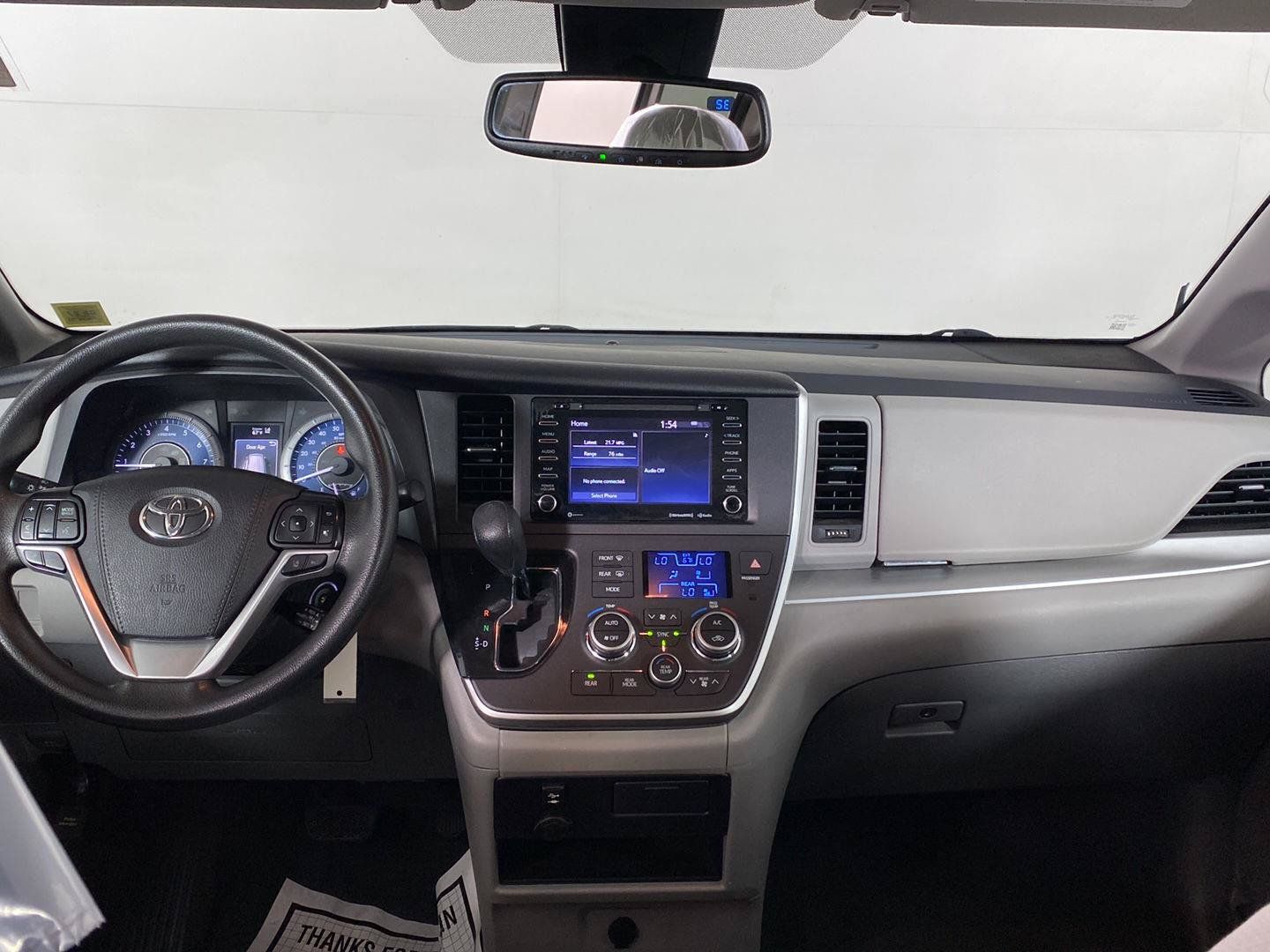 Used 2020 Toyota Sienna LE AWD/4WD image 23