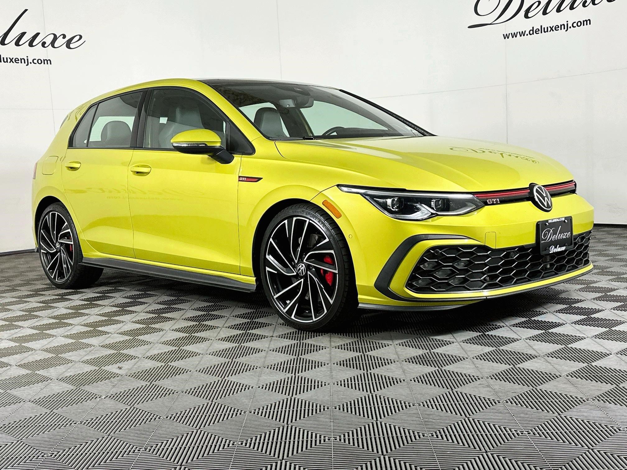 Used 2022 Volkswagen GTI Autobahn FWD image 1