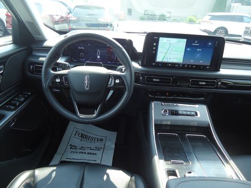 Used 2026 Lincoln Aviator AWD w/ Jet Appearance Package image 11