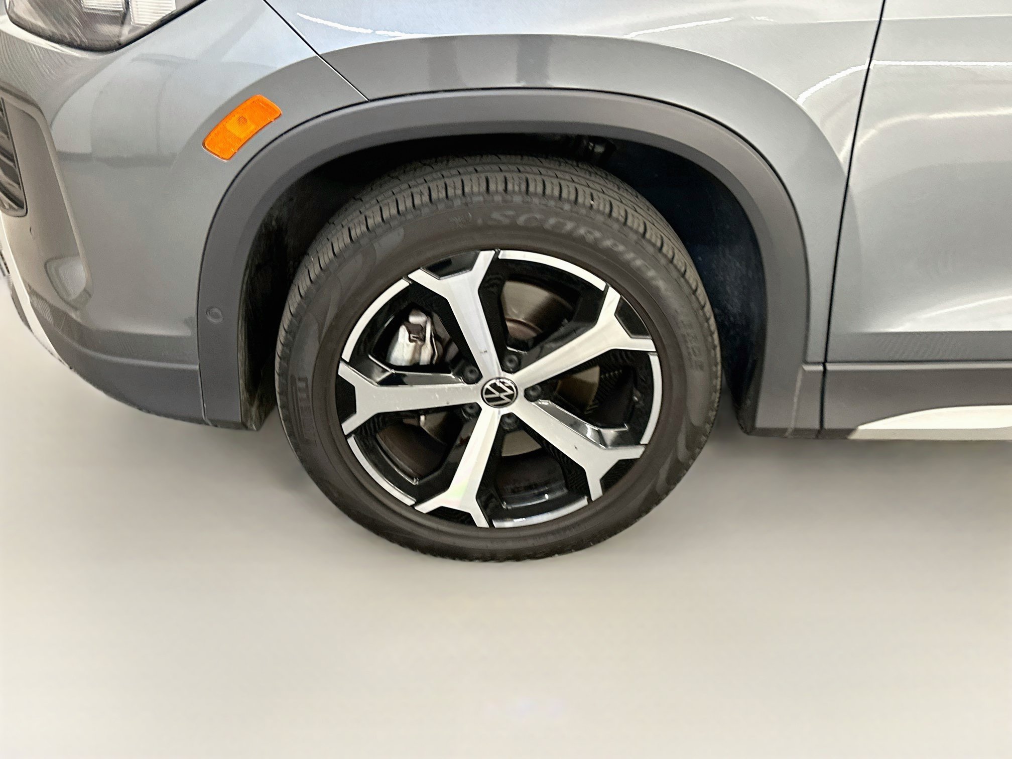 Used 2026 Volkswagen Tiguan SE AWD/4WD image 11
