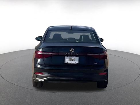 Used 2025 Volkswagen Jetta SE image 12