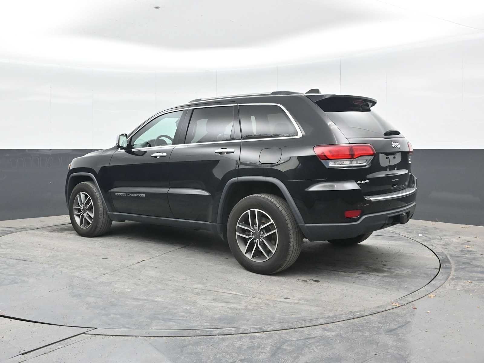 Used 2021 Jeep Grand Cherokee Limited w/ Trailer Tow Group IV AWD/4WD image 2
