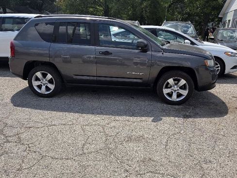 Used 2016 Jeep Compass Sport AWD/4WD image 3