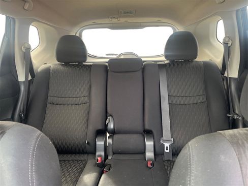 Used 2017 Nissan Rogue SV w/ SV Premium Package image 15