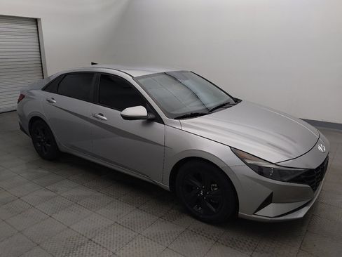 Used 2021 Hyundai Elantra SEL FWD image 11