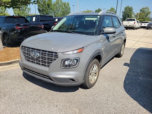 Used 2020 Hyundai Venue SEL FWD image 1