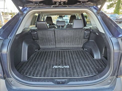 Used 2020 Toyota RAV4 XLE Premium image 14