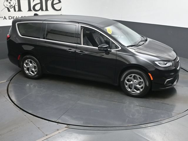 Used 2024 Chrysler Pacifica Limited AWD/4WD image 42