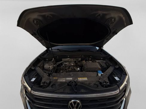 Used 2024 Volkswagen Atlas Cross Sport SE FWD image 34