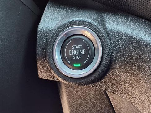 Used 2021 Chevrolet TrailBlazer RS w/ Sun and Liftgate Package image 24