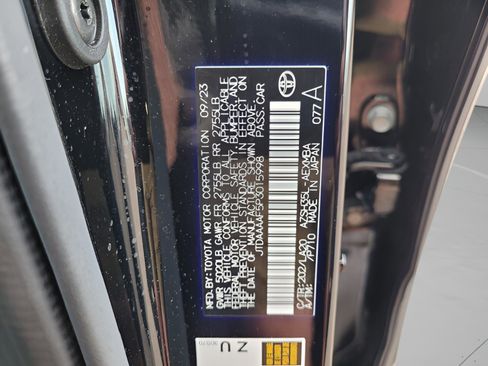 Used 2023 Toyota Crown Limited image 21