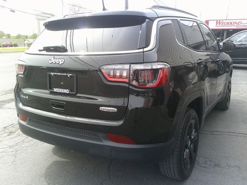 Used 2023 Jeep Compass Limited w/ Sun and Sound Group AWD/4WD image 10