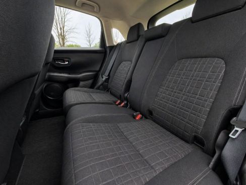 Used 2023 Honda HR-V LX image 6