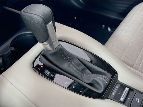 Certified 2024 Honda HR-V LX image 18