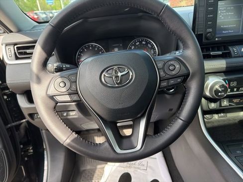 Used 2022 Toyota RAV4 XLE Premium AWD/4WD image 24