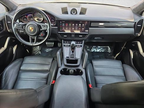 Used 2022 Porsche Cayenne Turbo GT AWD/4WD image 9