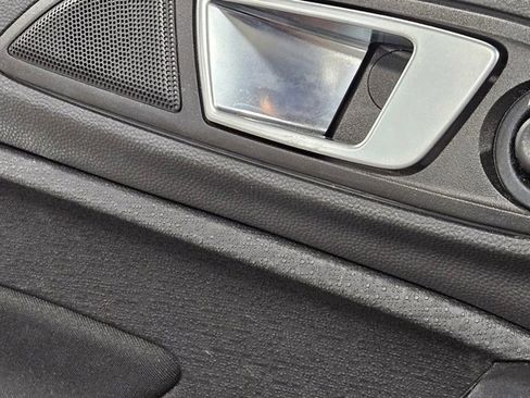 Used 2014 Ford Fiesta SE w/ Equipment Group 201A image 6