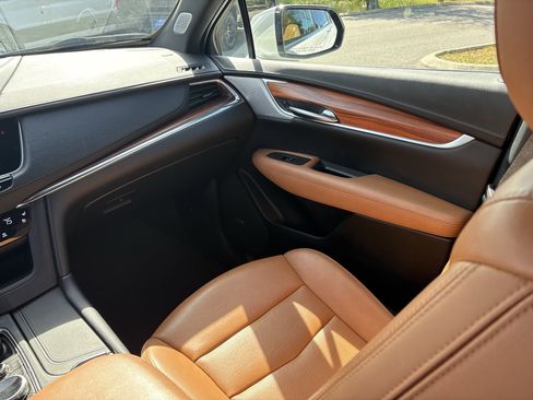 Used 2021 Cadillac XT5 Premium Luxury image 17