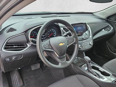Used 2025 Chevrolet Malibu LT FWD image 10