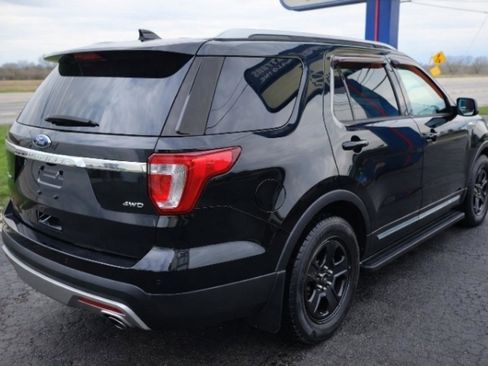 Used 2017 Ford Explorer XLT w/ Equipment Group 201A image 6