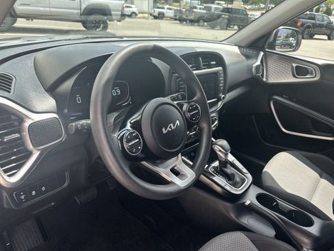 Used 2024 Kia Soul LX w/ Option Group 015 FWD image 19