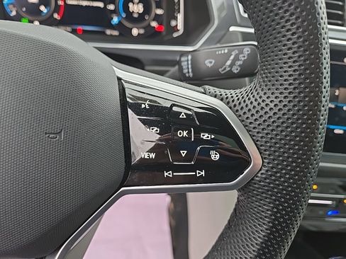 Used 2022 Volkswagen Tiguan SEL R-Line image 23