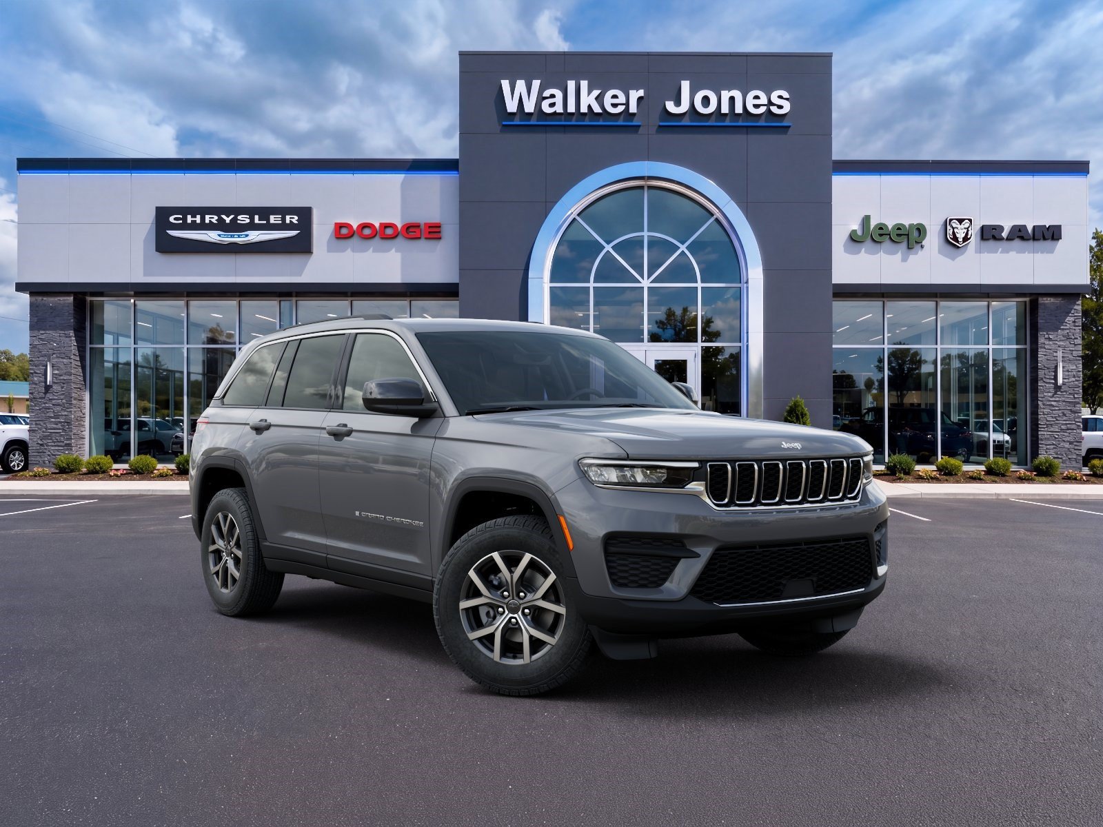 New 2027 Jeep Grand Cherokee Laredo X RWD image 5