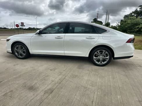 Used 2023 Honda Accord EX image 4