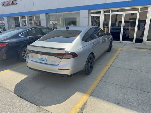 Used 2024 Honda Accord Sport image 2