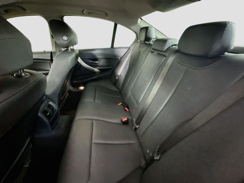 Used 2018 BMW 320i Sedan RWD image 25