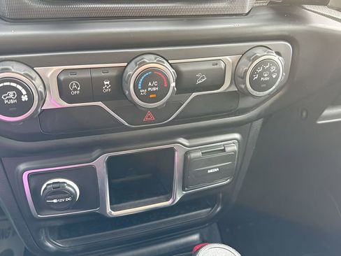 Used 2021 Jeep Wrangler Sport AWD/4WD image 19