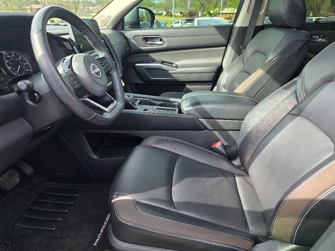 Used 2022 Nissan Pathfinder SL w/ SL Premium Package FWD image 14