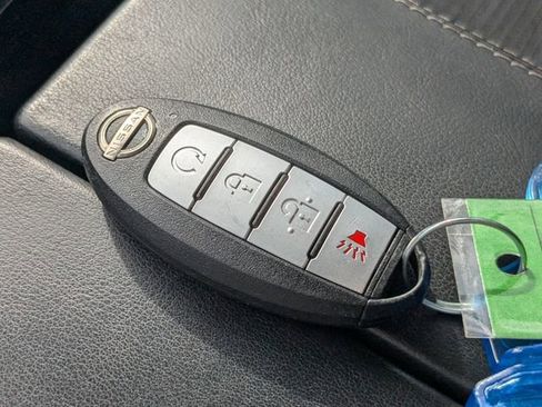 Used 2022 Nissan Rogue SV image 35