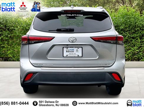 Used 2022 Toyota Highlander XLE image 5