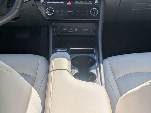 Used 2025 Hyundai Sonata SEL FWD image 18
