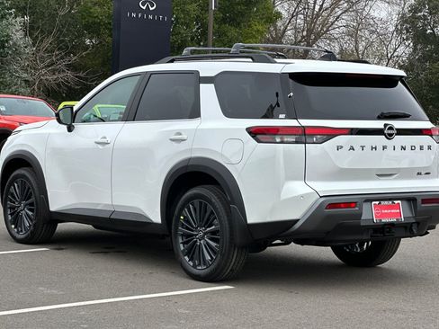New 2026 Nissan Pathfinder SL image 6