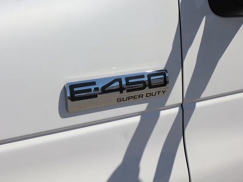 Used 2015 Ford E-450 and Econoline 450 Super Duty RWD image 43