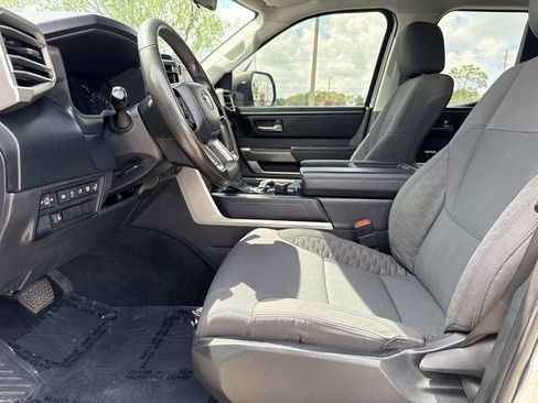 Used 2022 Toyota Tundra SR5 w/ SR5 Convenience Package RWD image 18