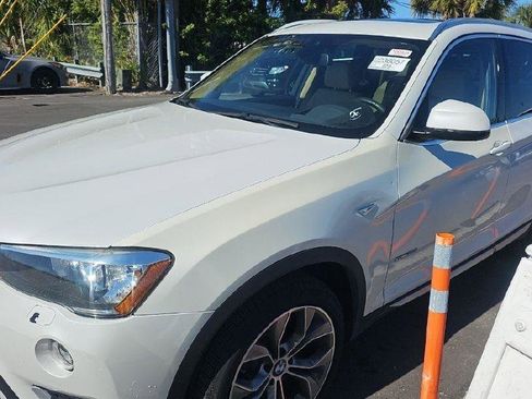 Used 2017 BMW X3 sDrive28i RWD image 3