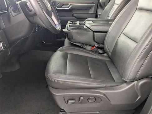 Used 2025 GMC Sierra 1500 SLT image 13