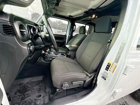 Used 2022 Jeep Gladiator Willys image 22
